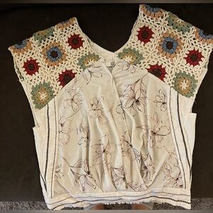 Buckle fancy gimmicks brand shirt with crochet style shoulder and snap closure